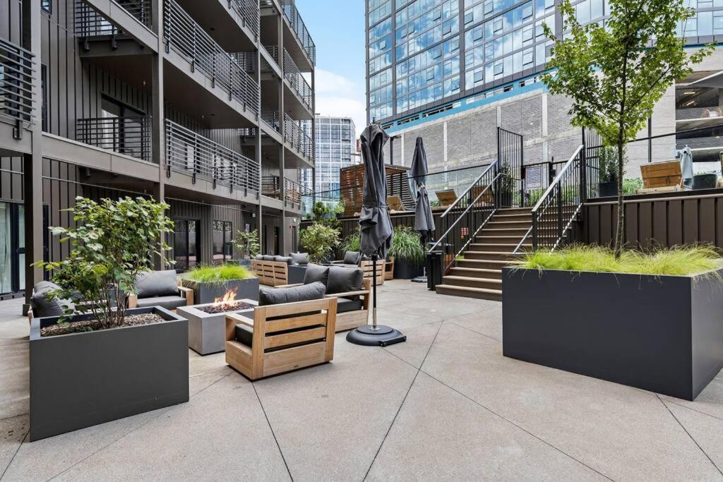 Skyline View, Pool, Gym, Balcony'S, Walk To Bway! Apartment Nashville Exterior photo