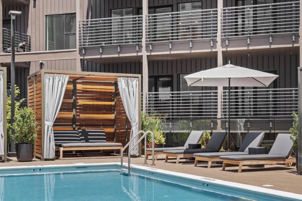 Skyline View, Pool, Gym, Balcony'S, Walk To Bway! Apartment Nashville Exterior photo