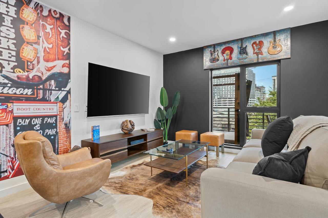 Skyline View, Pool, Gym, Balcony'S, Walk To Bway! Apartment Nashville Exterior photo